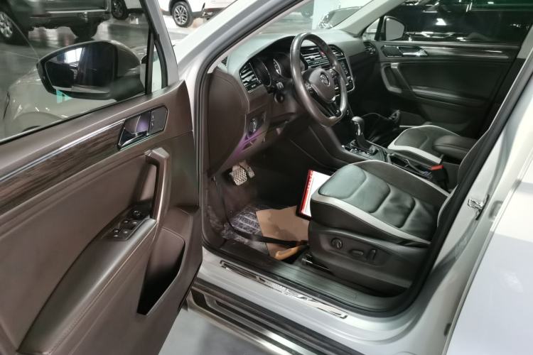 Used Volkswagen Tiguan L 2018 330TSI Automatic Two-Wheel Drive Luxury Edition
