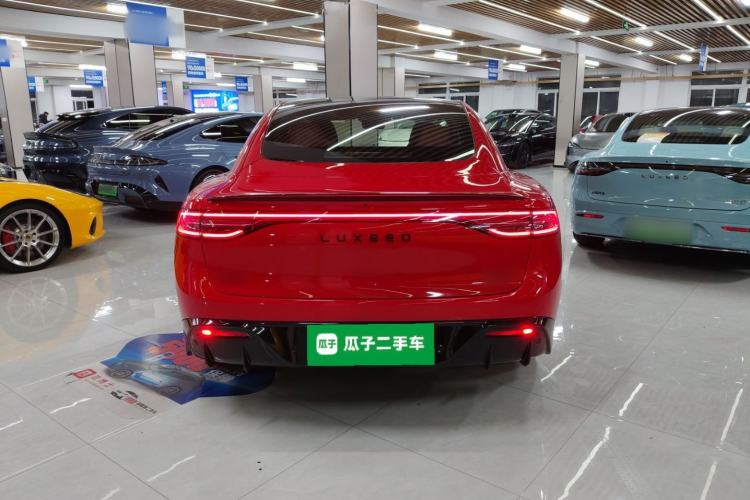 Used Hima Luxeed S7 2025 785 km Ultra