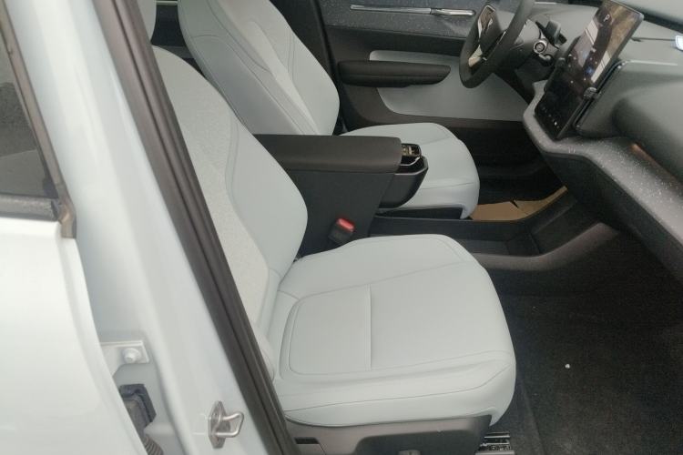 Used Volvo EX30 2025 Rear-Drive Long-Range Version Ultra
