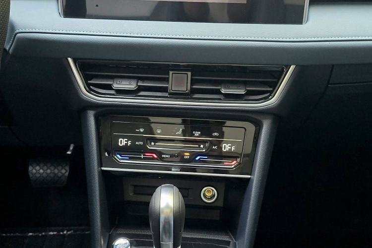 Used Volkswagen Tharu 2024 300TSI Two-Wheel-Drive Moonlight Edition
