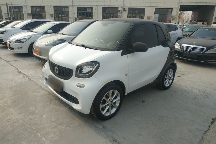 Used smart fortwo 2015 1.0L 52 kW hardtop Dynamic version