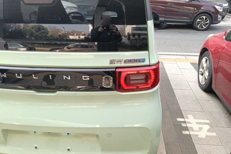 Used Wuling Hongguang MINIEV 2021 Macaron Premium Model – Lithium Iron Phosphate
