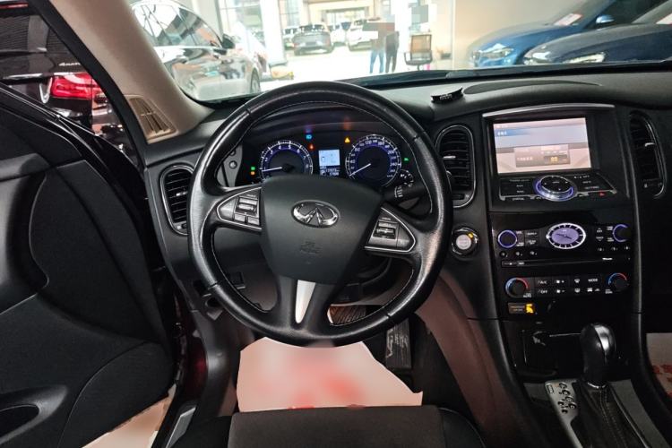 Used Infiniti QX50 2015 2.5L Comfort Edition
