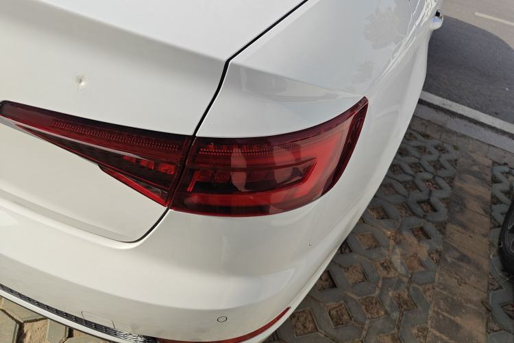 Used Audi A4L 2018 30th Anniversary Edition 40 TFSI Fashion Model
