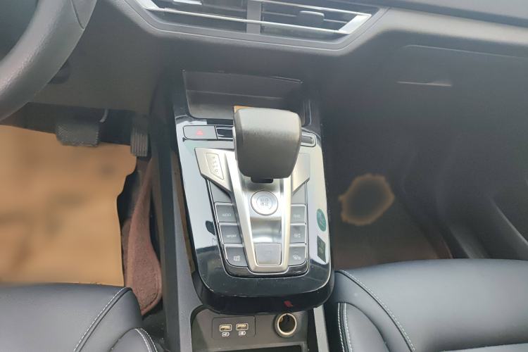 Used BYD Yuan New Energy 2019 EV535 Smart Connect Trendsetting Model
