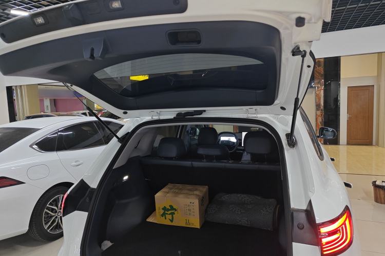 Used  E5 2024 440km Launch Edition