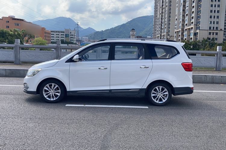 Used Baojun 730 2016 1.5T Manual Comfort Version 7 Seats
