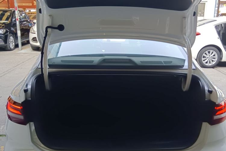 Used Volkswagen Lavida 2023 Revised 1.5L Automatic DeYi Edition
