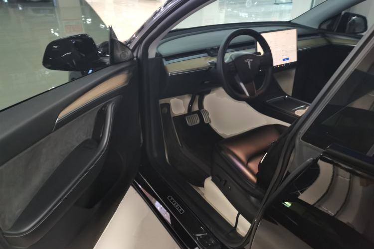 Used Tesla Model Y 2022 Rear-Wheel-Drive Version
