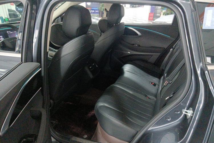 Used  Lingyun 2024 300T Two-Wheel Drive Starlight Edition
