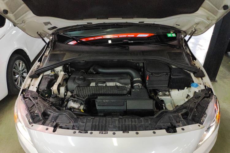 Used Volvo S60 2015 S60L 2.0T Zhiyuan Edition
