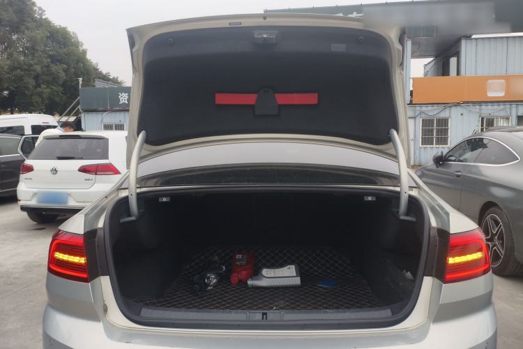 Used Volkswagen Magotan 2017 330TSI DSG Luxury Model
