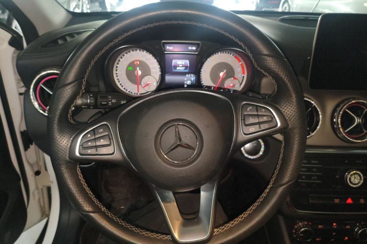 Used Mercedes-Benz GLA 2016 GLA 200 Fashion Model