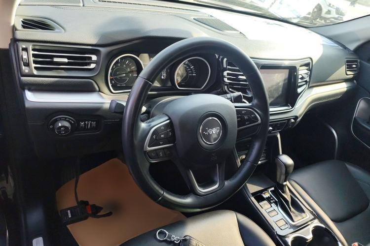 Used  Grand Commander 2020 2.0T Two-Wheel Drive Elite Version
