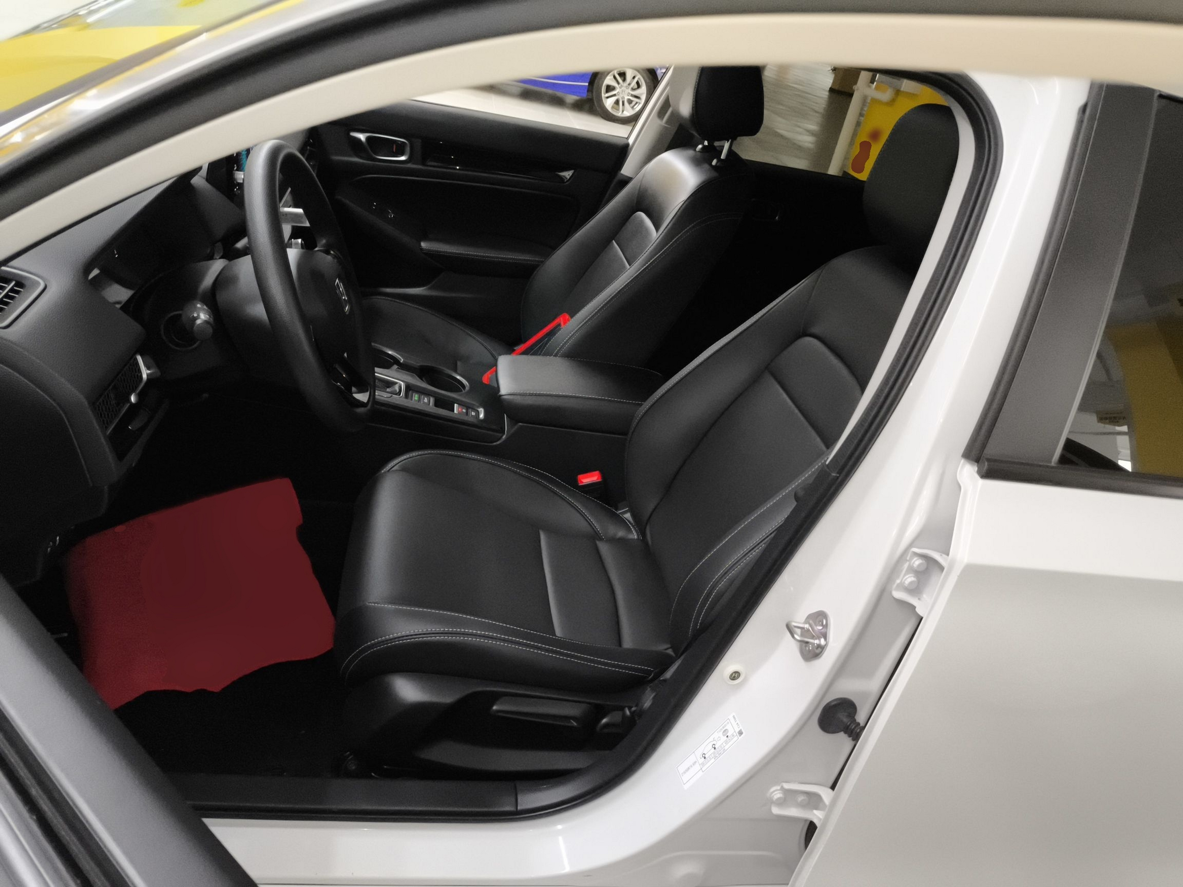 Переднее сиденье в автомобиле