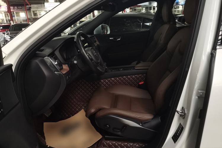 Used Volvo XC60 2021 T5 4x4 Smart Luxury Edition
