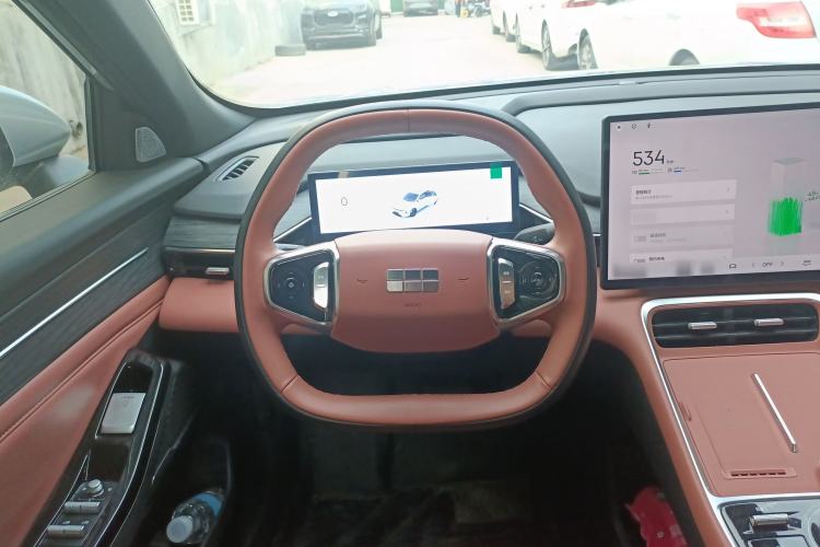 Used  L6 2025 EM-i 140km Starship Edition
