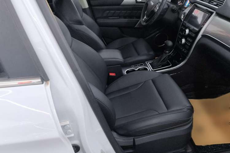 Used Haval H2 2016 Red-Label 1.5T Automatic Two-Wheel Drive Luxury Model
