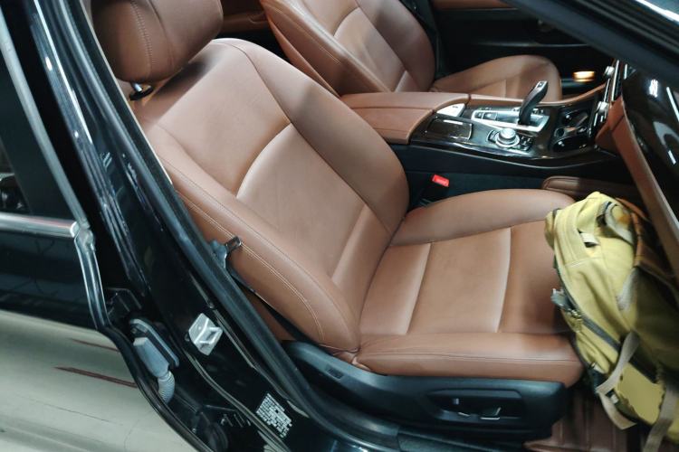 Used BMW 5 Series 2014 525Li Leading Model
