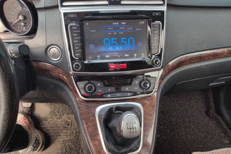 Used Haval H6 2015 Revised Version Sport Edition 1.5T Manual Transmission Two-Wheel Drive Elite Grade
