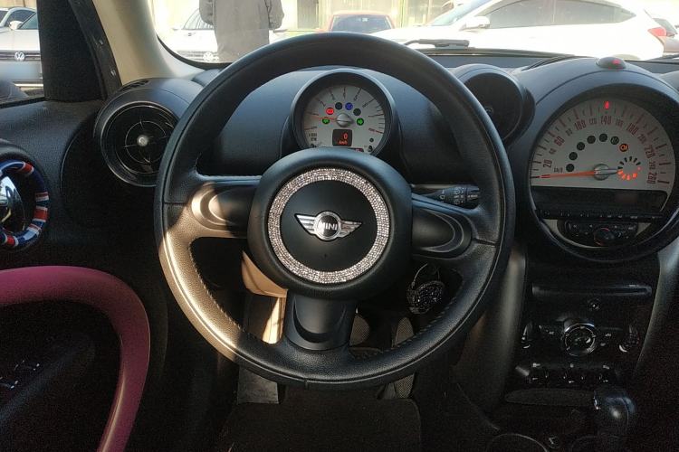 Used  Countryman 2014 1.6L ONE
