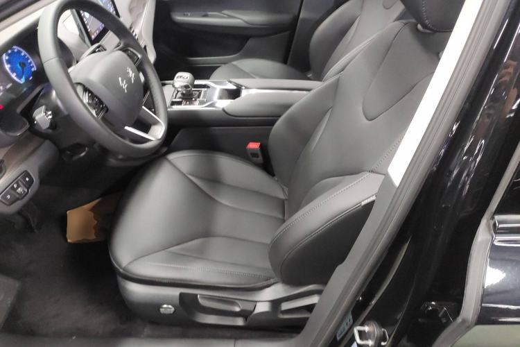 Used Hongqi E-QM5 2022 431 km Charge & Enjoy Edition
