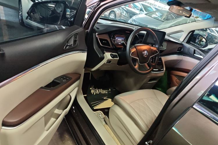 Used Buick GL8 2023 Land Executive Class Comfort Model
