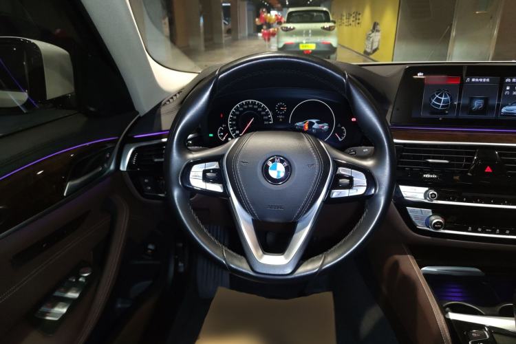 Used BMW 5 Series 2019 525Li Luxury Package
