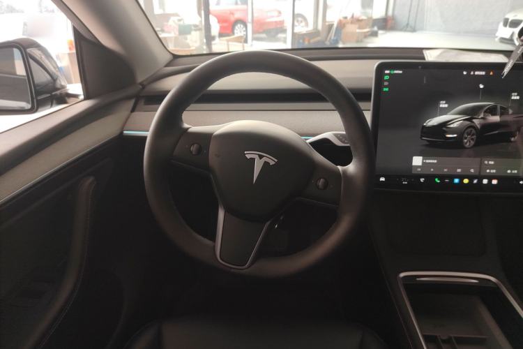 Used Tesla Model Y 2023 Rear-Wheel-Drive Version
