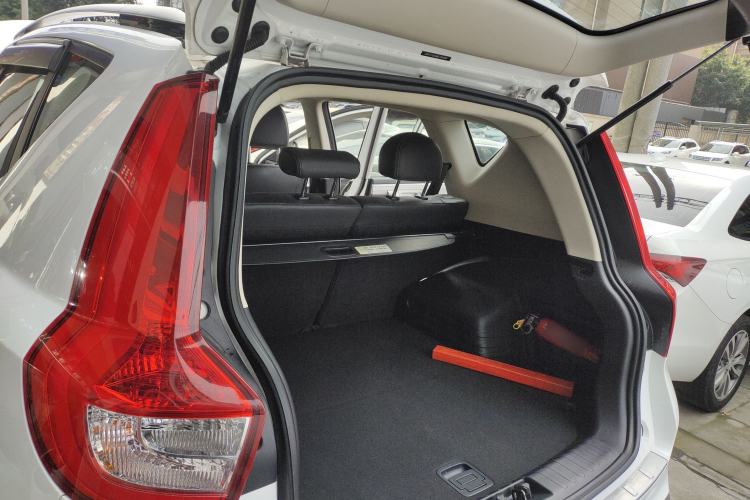 Used Geely Auto Vision X6 2016 1.8L Manual Luxury Model
