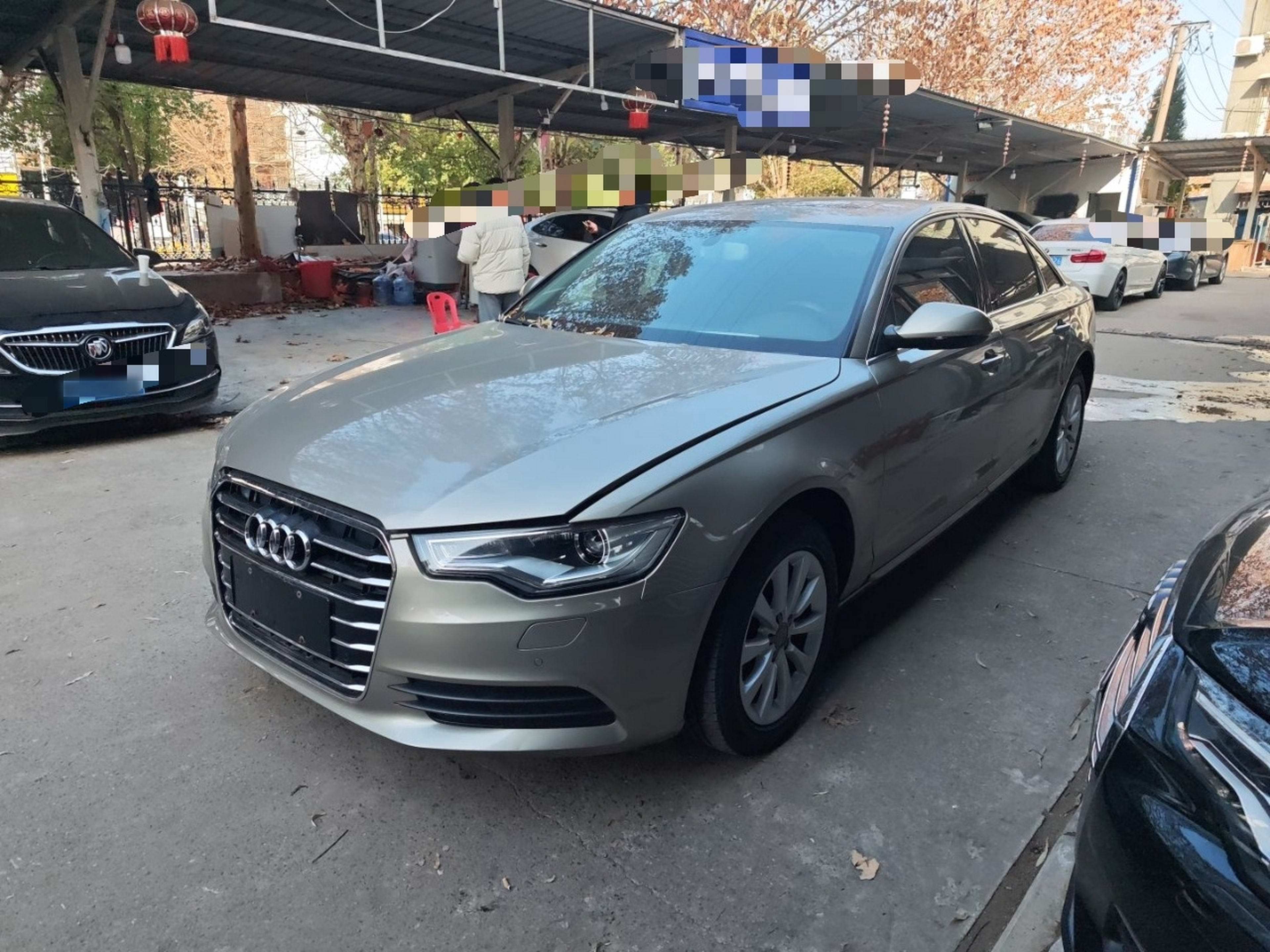 Под передней частью автомобиля