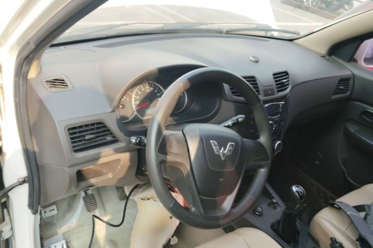 Used Wuling Hongguang 2014 1.5L S Standard Version
