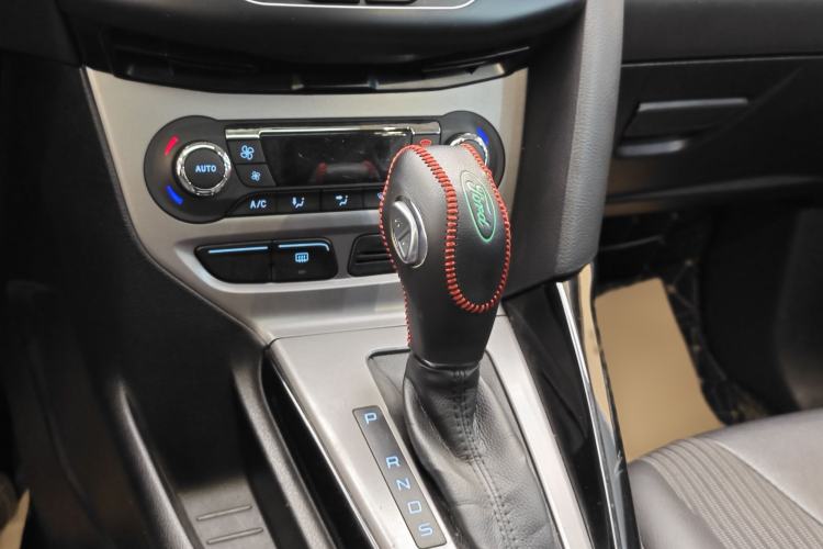 Used Ford Focus 2015 Hatchback 1.6L Automatic Fashion Edition