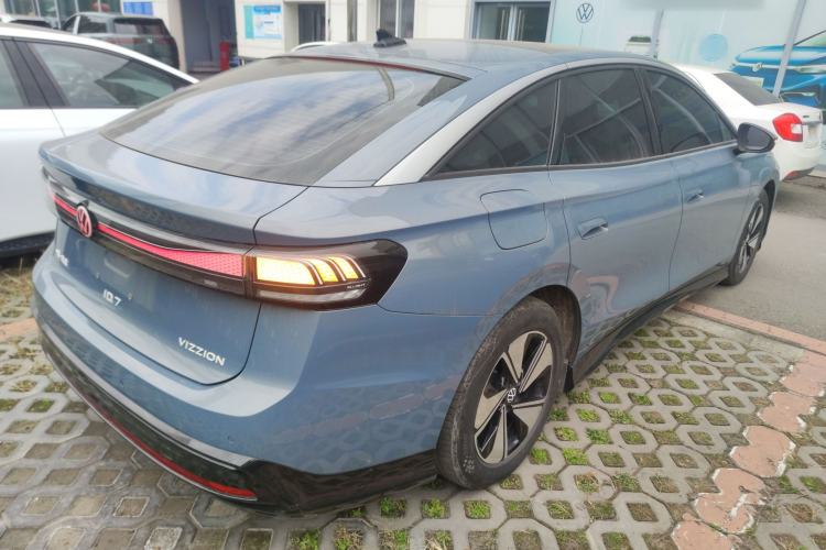 Used Volkswagen ID.7 VIZZION 2024 AIR model
