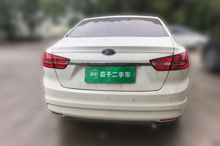 Used Ford Escort 2015 1.5L Automatic Fashion Model
