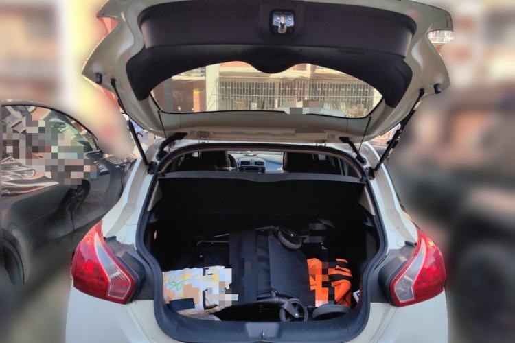 Used Nissan Tiida 2014 1.6L Manual Smart Model
