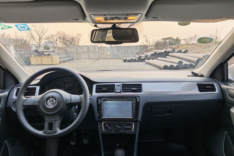 Used Volkswagen Santana 2013 1.6L Manual Comfort Edition