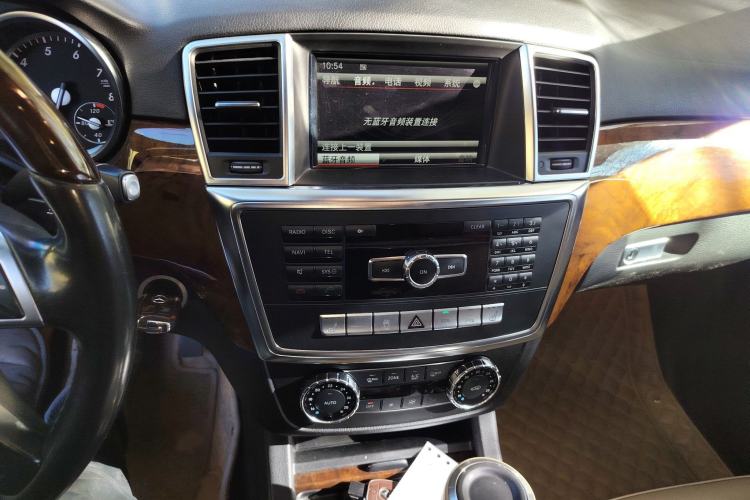 Used Mercedes-Benz M-Class 2014 ML 400 4MATIC Luxury Model
