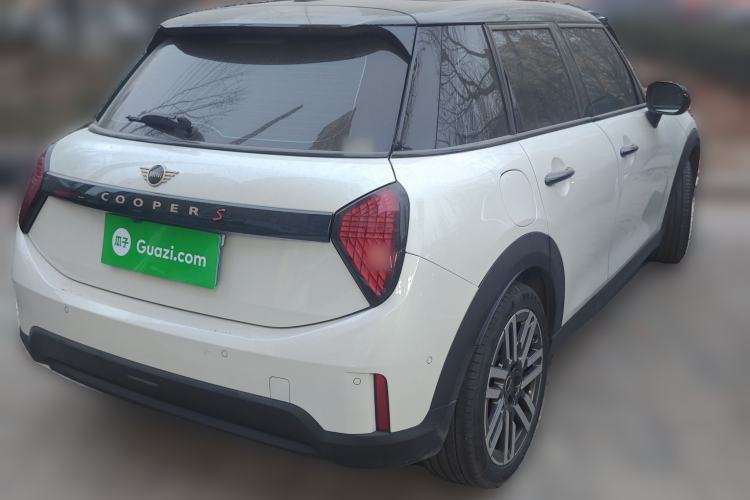 Used MINI MINI 2025 1.5T COOPER Classic Edition Five-Door Version
