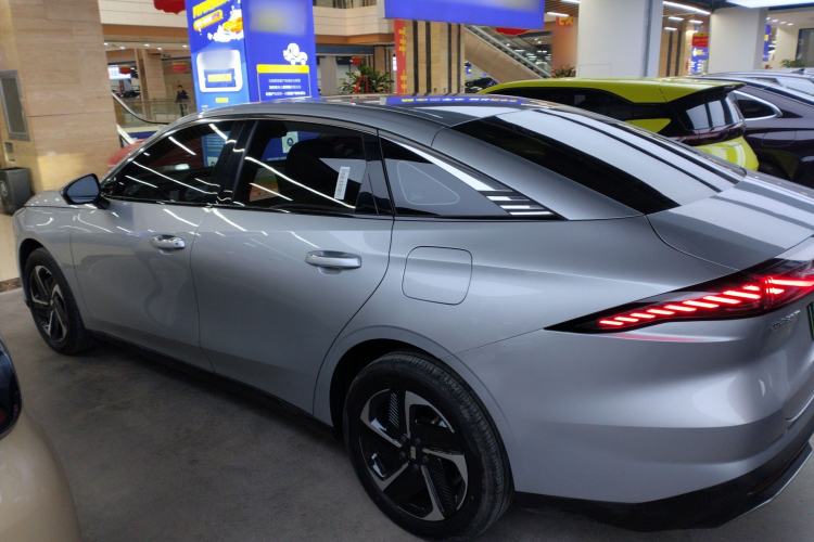 Used  L6 2025 EM-i 140km Starship Edition