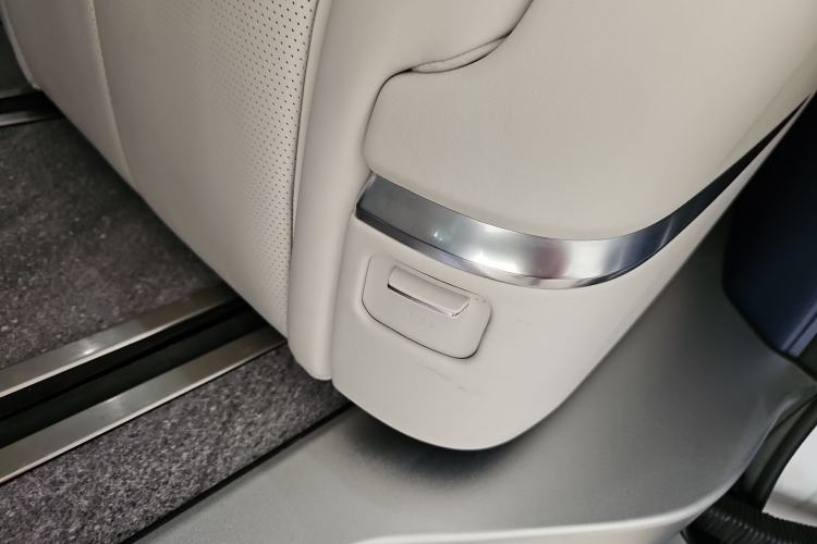 Used Buick Century 2023 2.0T Six-Seater Yinshi Edition
