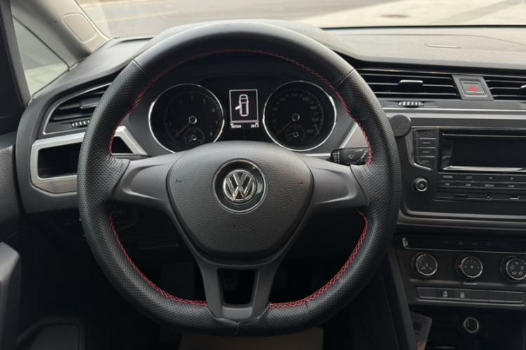 Used Volkswagen Touran 2016 Volkswagen Touran L 280TSI Manual Trend Edition