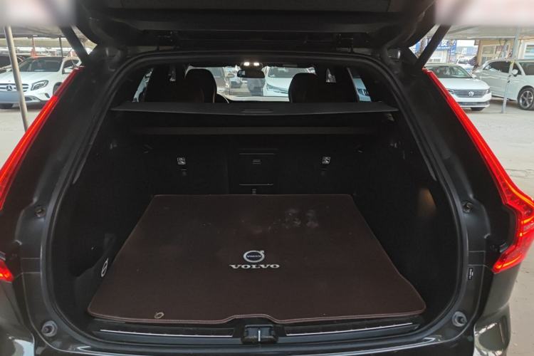 Used Volvo XC60 2022 B5 4x4 Zhiyi Luxury Edition