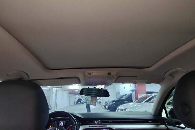 Used Volkswagen Magotan 2018 280TSI DSG Comfort Model
