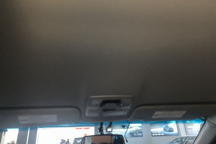 Used Toyota Sienna 2019 3.5L Two-Wheel Drive LE Trim 7 Seats U.S. Specification