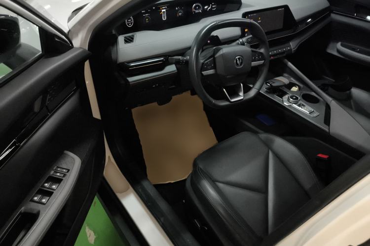 Used Changan UNI-V 2022 1.5T Prestige Version