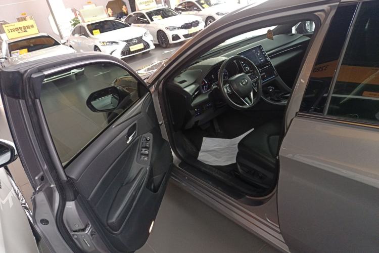 Used Toyota Avalon 2019 Dual-Engine 2.5L Luxury Edition China VI Standard
