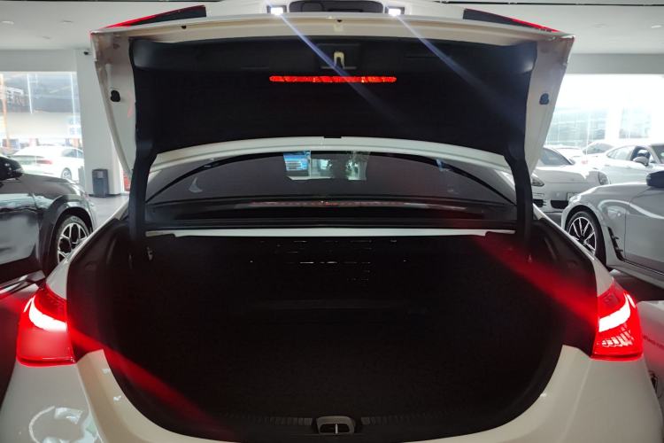 Used Mercedes-Benz C-Class 2025 Facelift C 260 L Sport Edition
