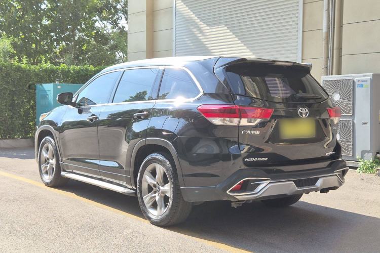 Used Toyota Highlander 2018 2.0T Four-Wheel Drive Luxury Version 7 Seats China VI Standard

