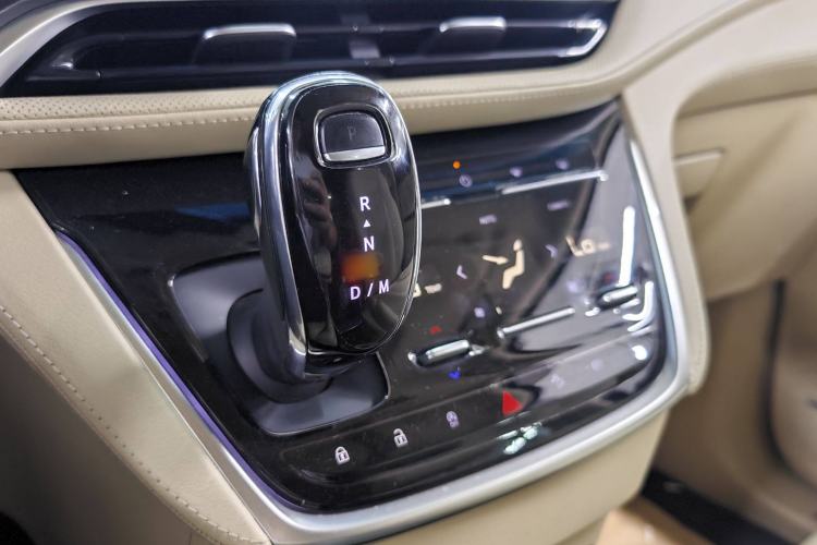 Used Buick GL8 2022 ES Landtrek 653T Flagship Model
